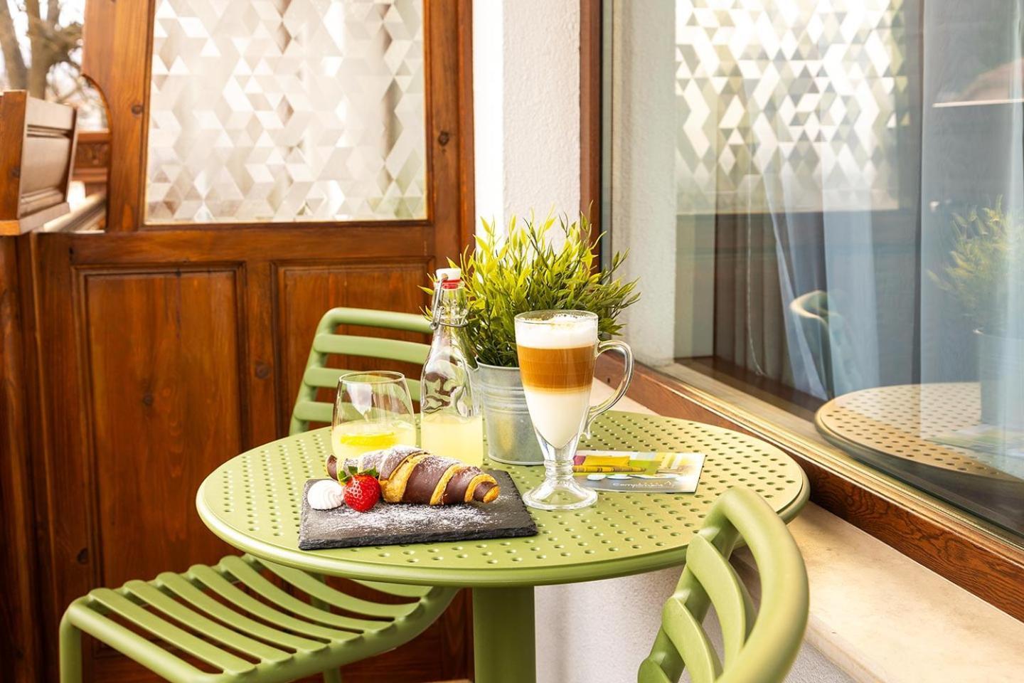 Hotel Compliment Trjawna Exterior foto