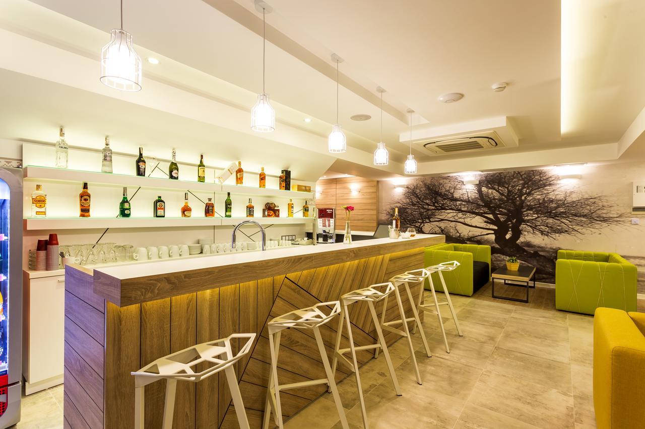 Hotel Compliment Trjawna Exterior foto
